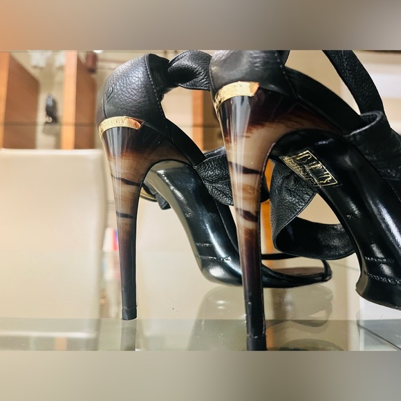 ELEGANT BURBERRY LONDON’S SANDALS - Picture 5 of 8